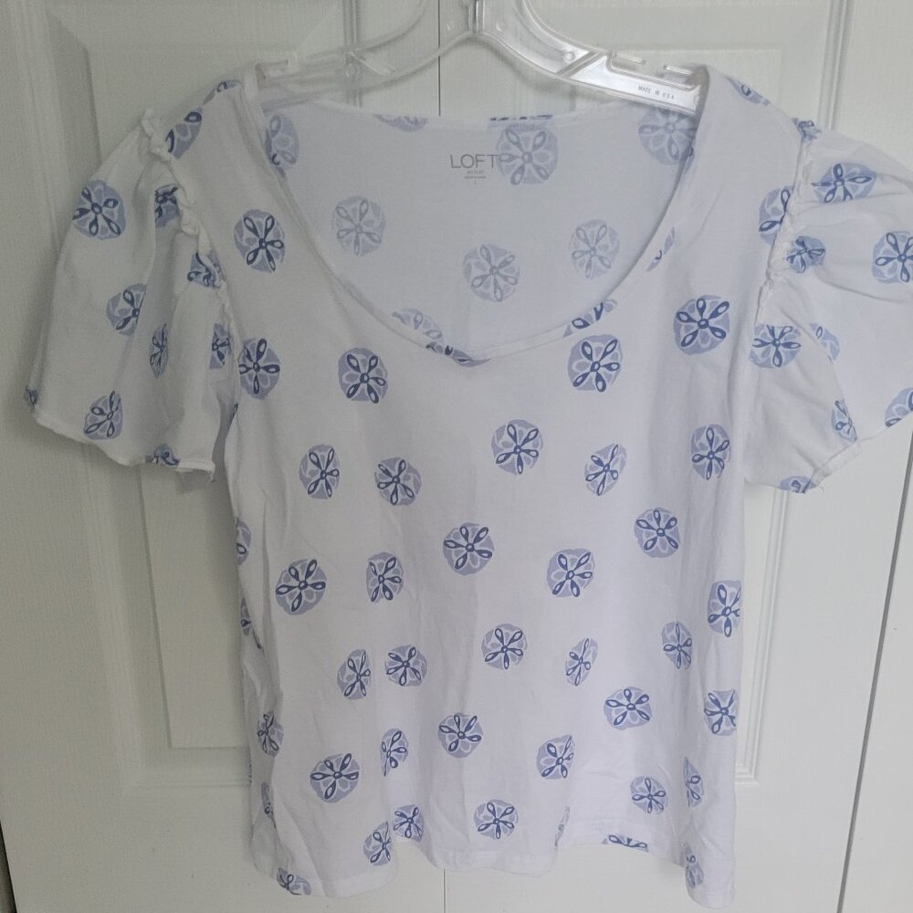 Loft Outlet blue and white summer top with sand dollar print